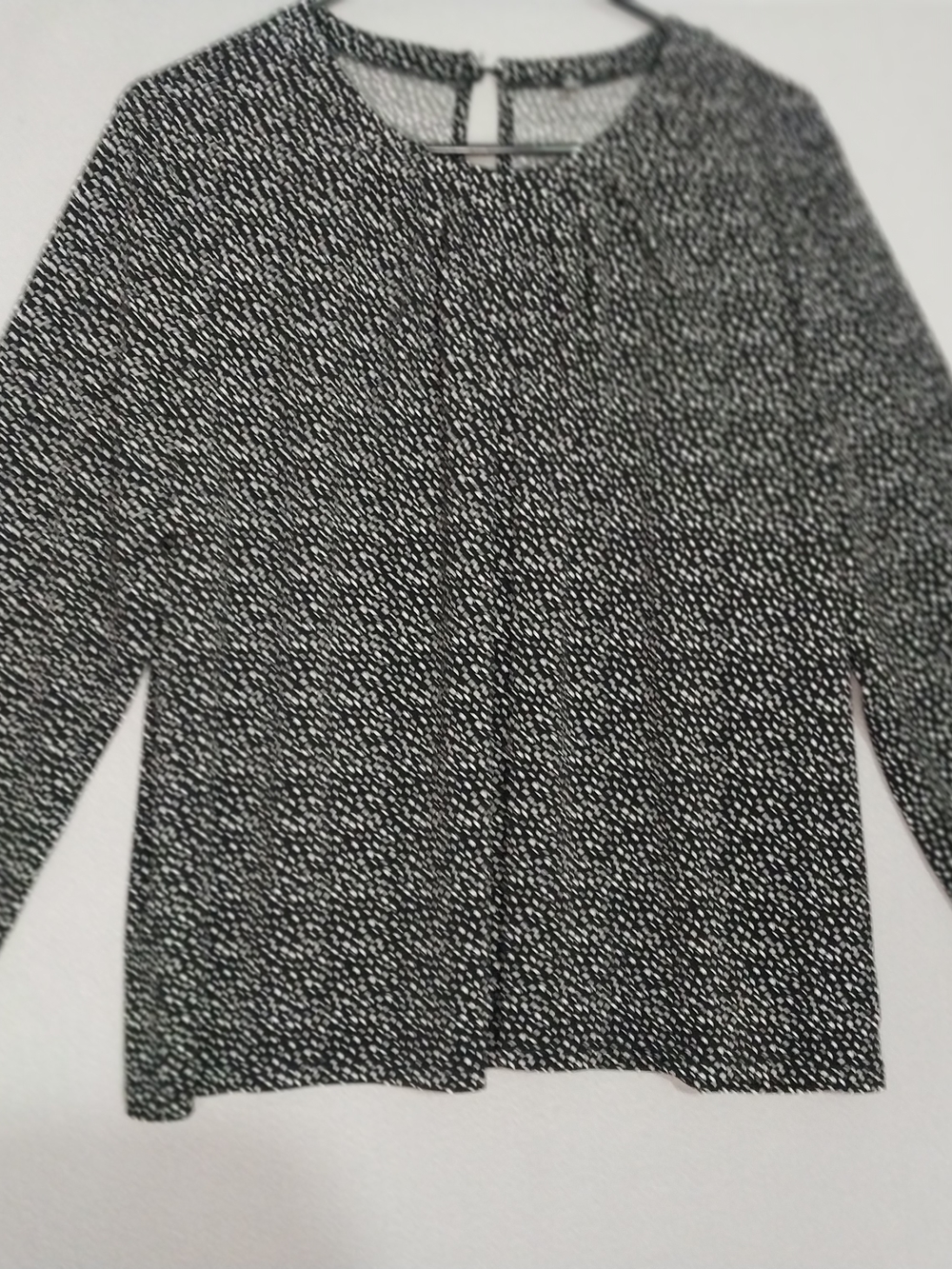 Adrianna Papell Black and White Dot-Print Long Sleeve Top